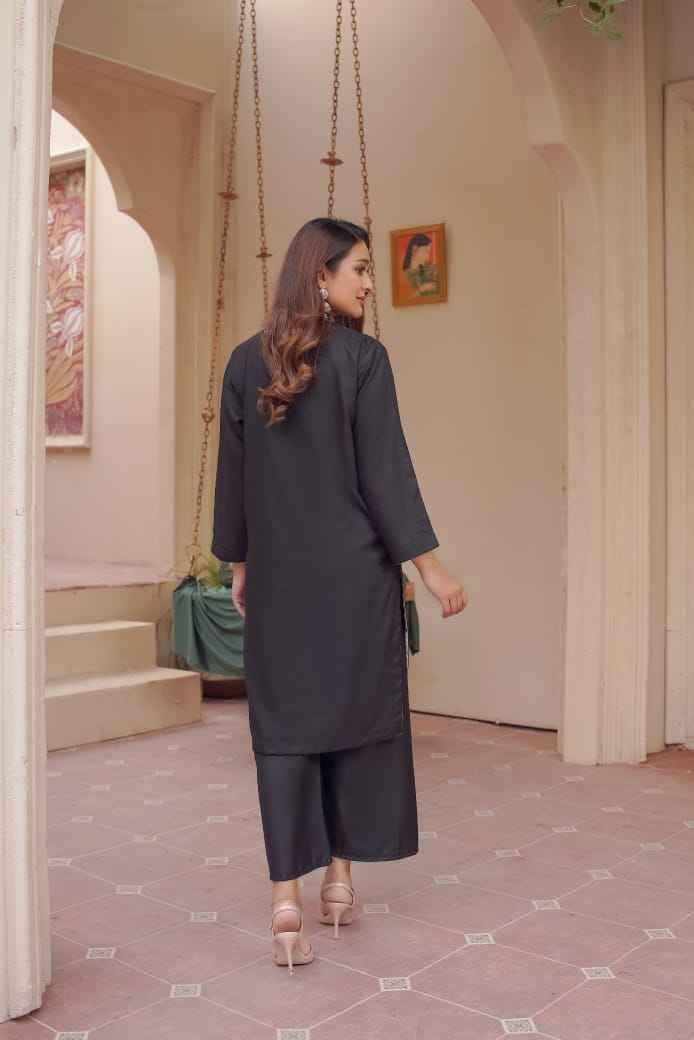 Dhanak Embroidery Flapper with Pockets - Stitched 2 pc - Sunflare.pk