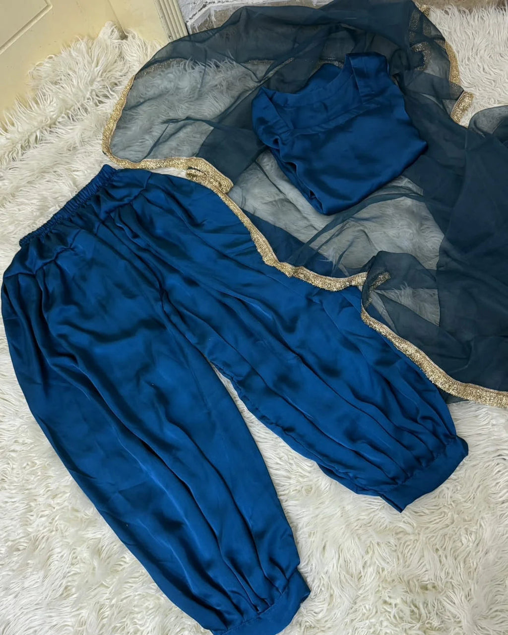 Shamooz Silk Corset Shirt & Balloon Shalwar - Stitched 3pc