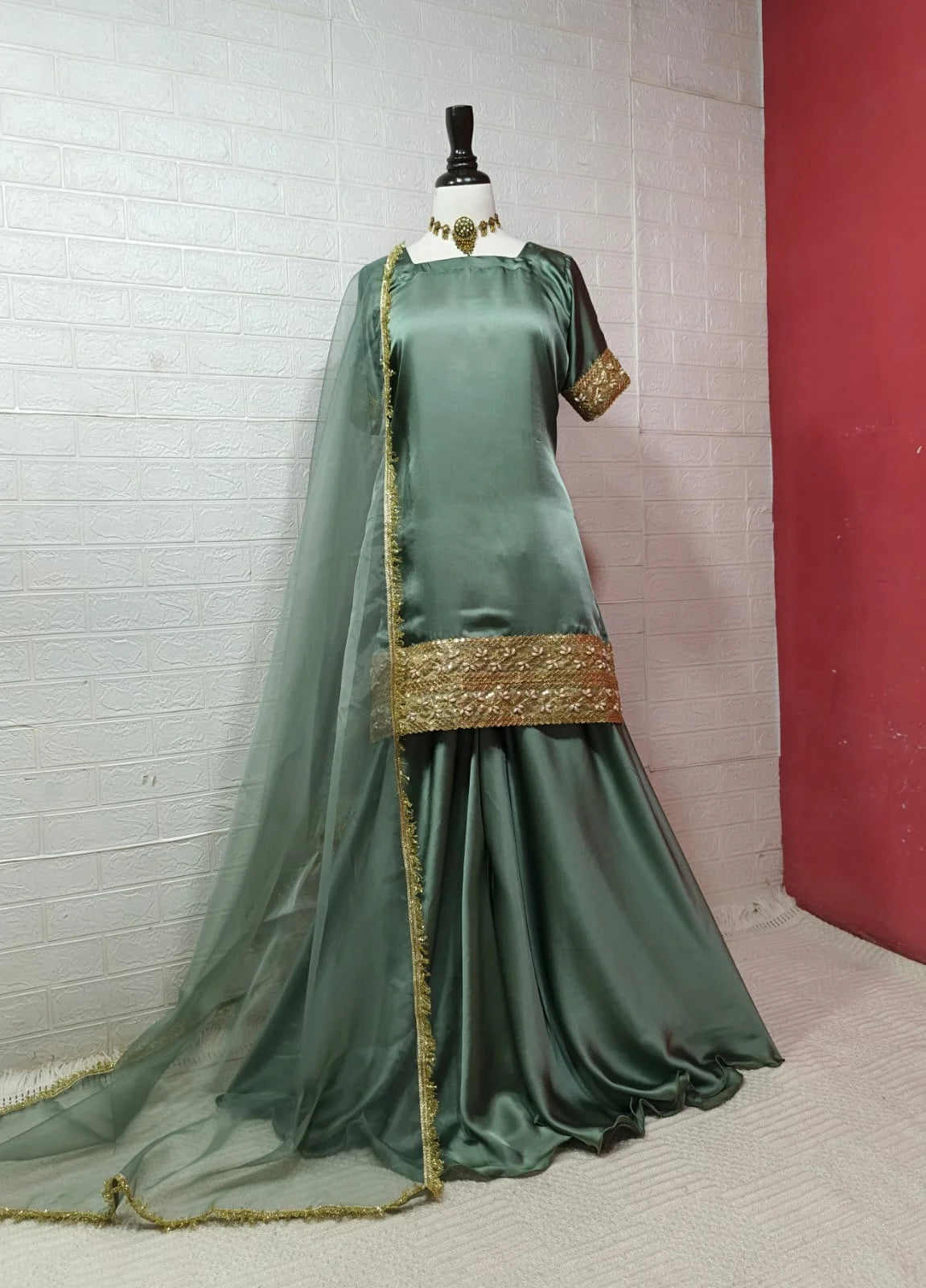 Elegant Russian Silk 3PC Plazo Set with Kundan Lace & Organza Dupatta